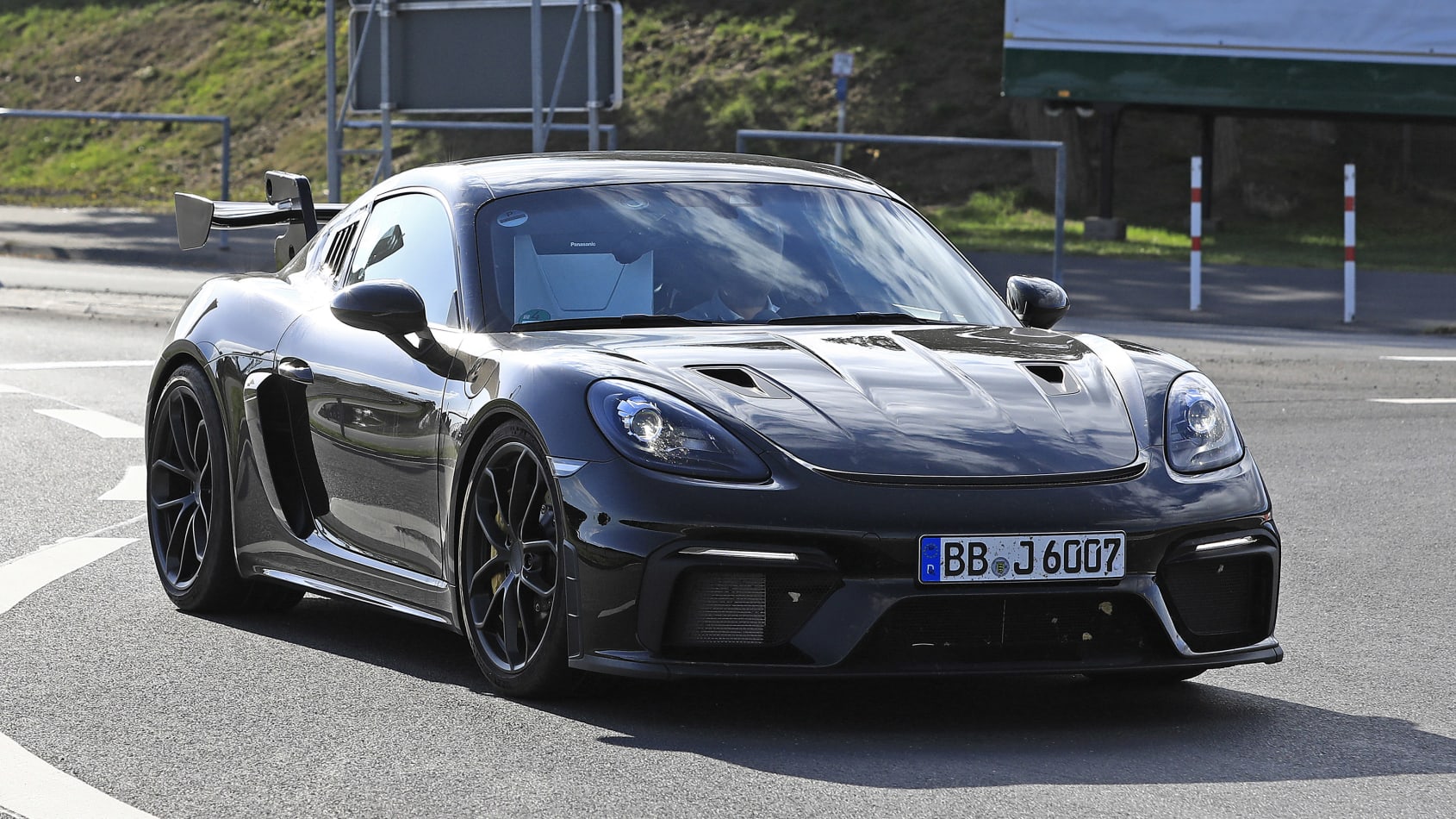 Porsche cayman gt4 rs